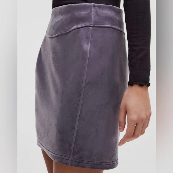 Lululemon Scuba High-Rise Mini Skirt *Velvet NWT Size Small - Picture 3 of 8